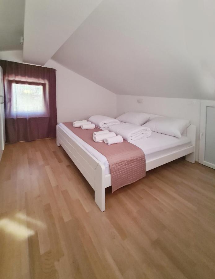 Hisa Idej Apartment Sezana Ngoại thất bức ảnh